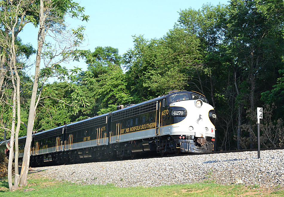 NS 952 - Office Car Special - June 25, 2016