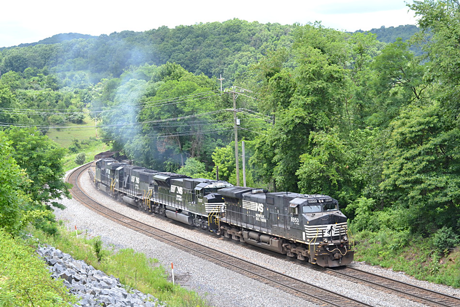 Eastbound Freight Train - Front Royal, Virginia - July 5, 2016
