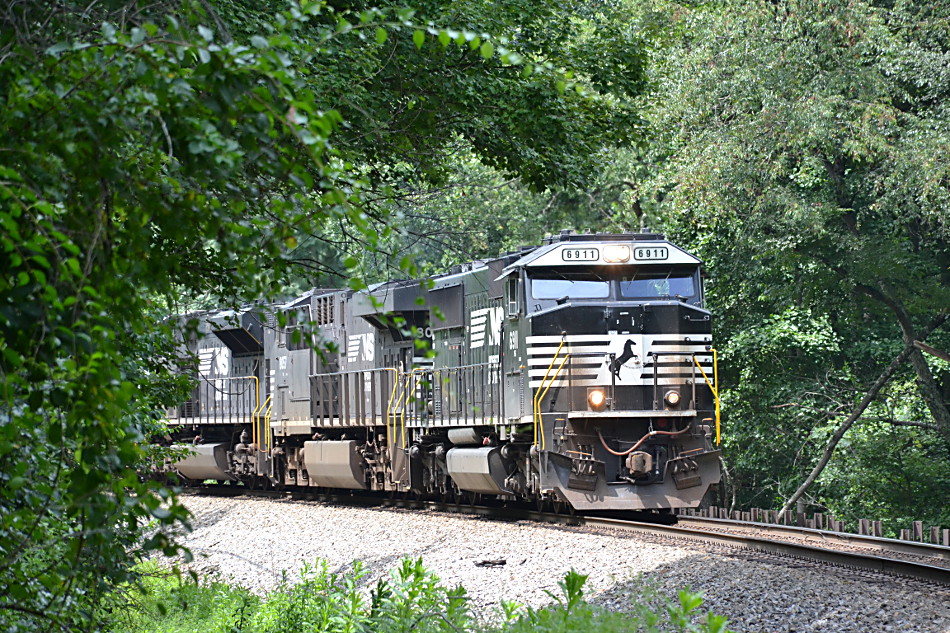 NS train 211 dashes down Linden Hill on the NS B-line in Virginia on 8/8/2017.