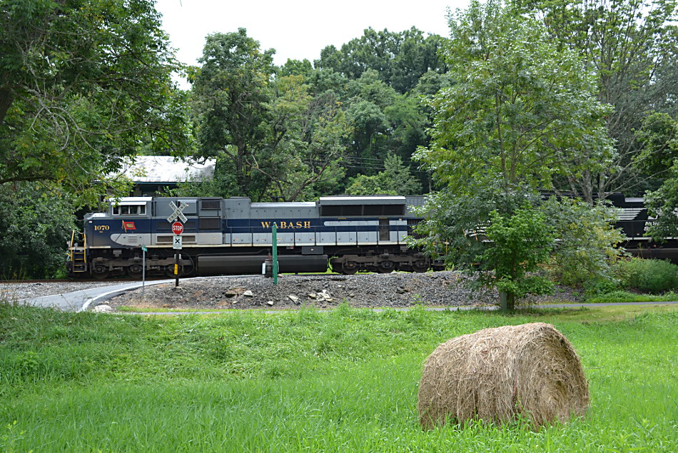 NS 228 is led by NS SD70ACe #1070 (Wabash Heritage unit) east through Markham, Va on 8/15/2017.