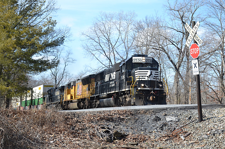 NS train 211 led by NS SD70 #2536 passes east through Linden, Virginia on 2/8/2018.
