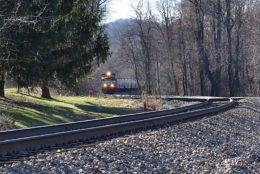 NS train 35Q is led by D9-44CW #9375 east up Linden Hill on 3/5/2018.