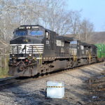 NS D9-44CW #9375 leads NS train 214 west through Linden, VA on 4/18/2018.