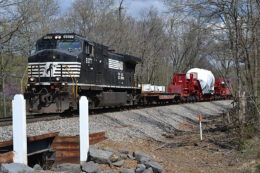 NS D9-44CW #9377 leads train 052 east through Linden, Virginia on 4/29/2018.