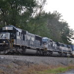 Norfolk Southern train 228 is led by NS SD70 #2576, D8-40CW #8463 andPRLX SD70MAC #9559 east through Markham, VA on 10/20/2018.