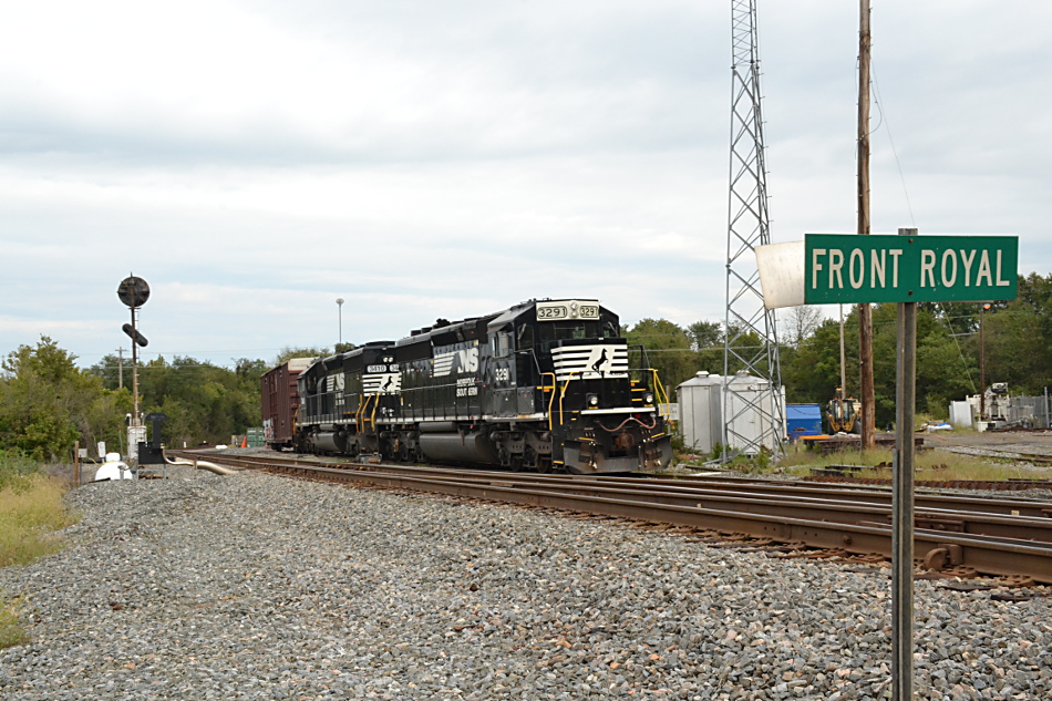 NS SD40-2s #3921 and #3410 rest at Front Royal, VA on 9/22/2018.