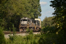 NS SD70 #2539 leads NS train 228 as it makes its pickup at the Virginia Inland Port on 9/29/2018.