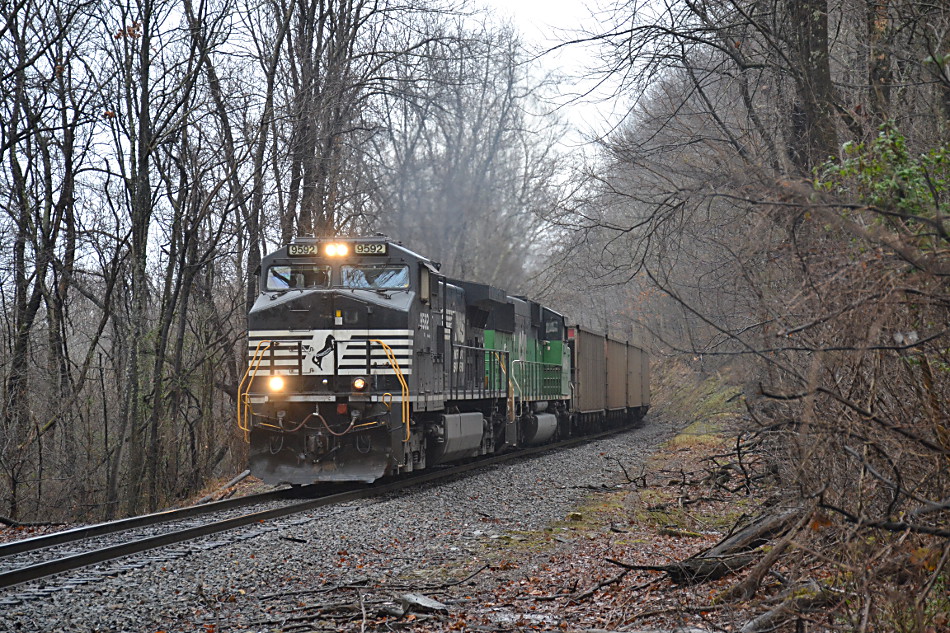 Norfolk Southern train 777 climbing Linden Hill on 12/16/2018.