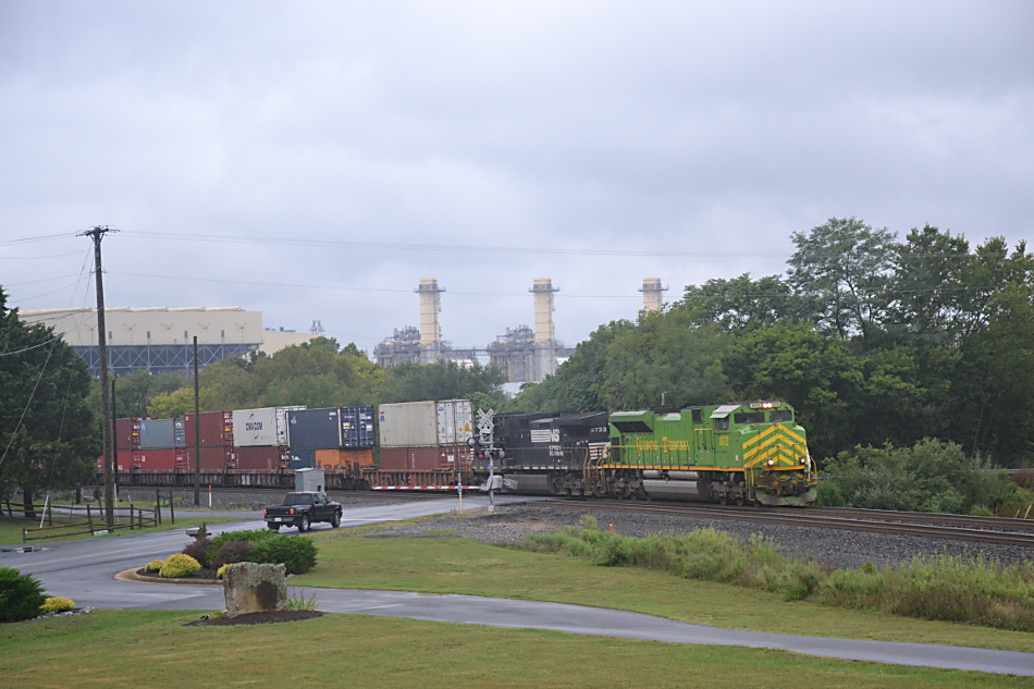 NS SD70ACe #1072 (Illinois Terminal Railroad Heritage Unit) leads NS train 227 north at Cedarville, Virginia on the ex-N&W Shenandoah Valley Line.