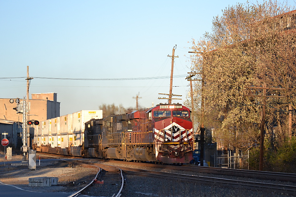  NS train 203 is led by ES44AC #8104 (Lehigh Valley Heritage Unit) and D9-44CWs 9286 & 9730 south through Berryville, VA on 11/16/2019. 