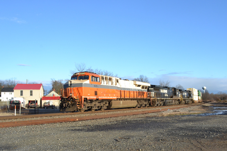 NS ES44AC #8105 (the Interstate Railroad Heritage Unit) led train 214 west on the B-line through Marshall, Virginia on 1/25/2020. 