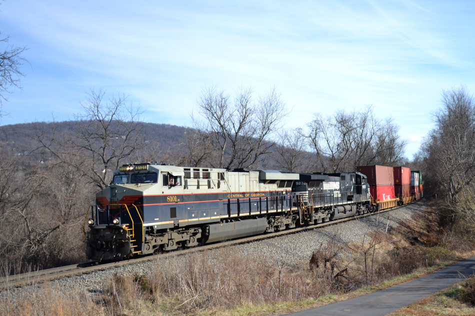 NS train 227 is led west by NS ES44AC #8101 (Central of Georgia Railway heritage unit) on the NS B-line past Linden, Virginia. 