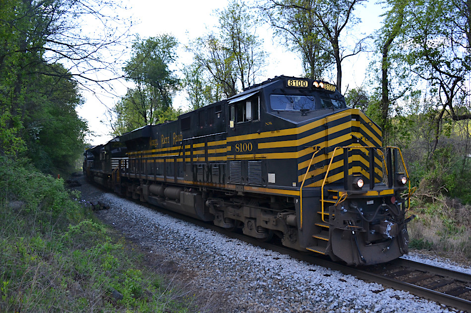 NS ES-44AC #8100 leads train 203 east near Linden, VA on 5/7/2020.