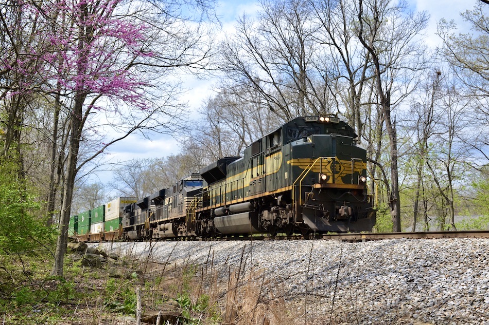 NS train 211 is led by SD70ACe #1068 (Erie Heritage) through Linden, Virginia on 4/15/2021.