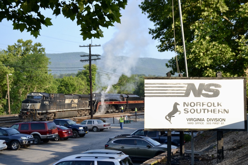 NS train 958 is preparing to head south from Norfolk Southern's yard in Shenandoah, Virginia on June 2, 2023.