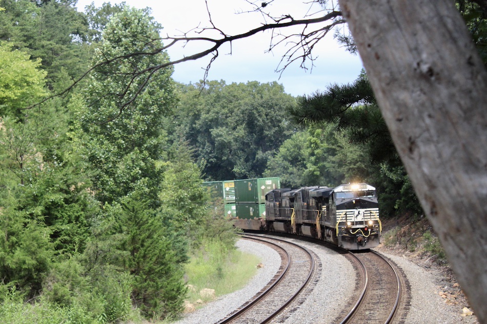 A Norfolk Southern train rounds a curve on the main track next to the siding between Woods and Cody on the NS B-Line in Warren County, Virginia.