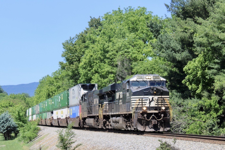 A Norfolk Southern train heads east from Front Royal, Virginia on a sunny day